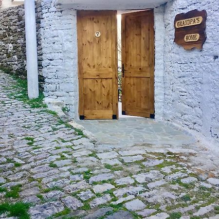 Grandpa'S Home Gjirokastër Exterior foto